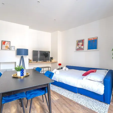 Des Quinconces Apartment