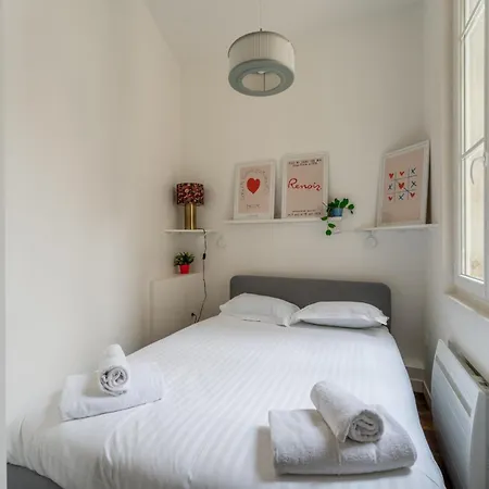 Des Quinconces Apartment